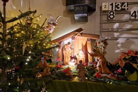Schattenspiele und Friedenslicht