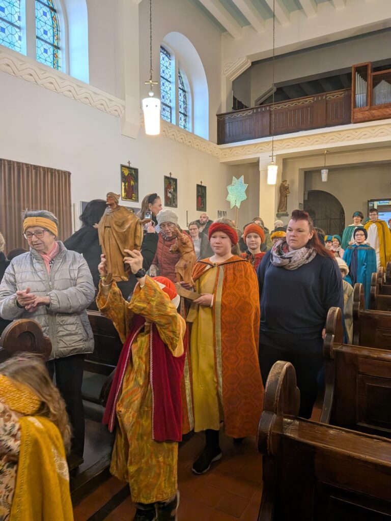 Sternsingermesse Einzug